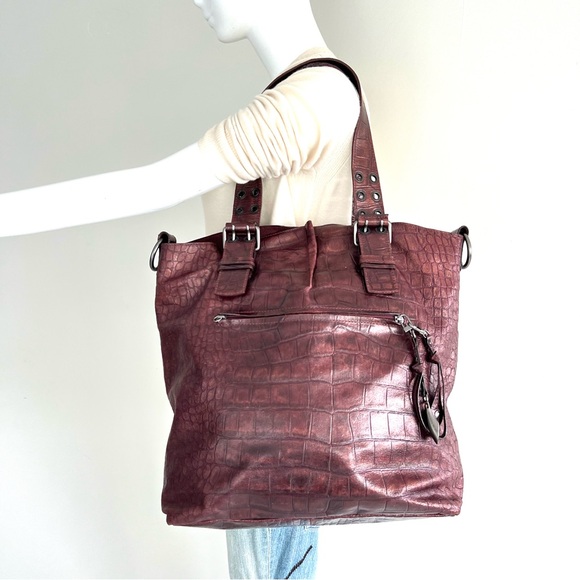FRANCESCO BIASIA Burgundy Metallic Croc Embossed Leather Oversized Shoulder Bag - Picture 4 of 14